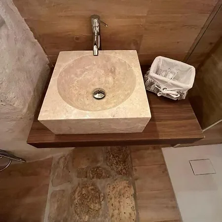 La Segreta Del Castello, Private Access Bed & Breakfast *