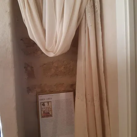 La Segreta Del Castello, Private Access