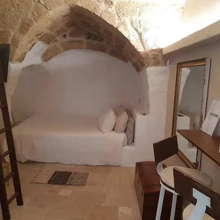 Bed & Breakfast La Segreta Del Castello, Private Access Gioia Del Colle